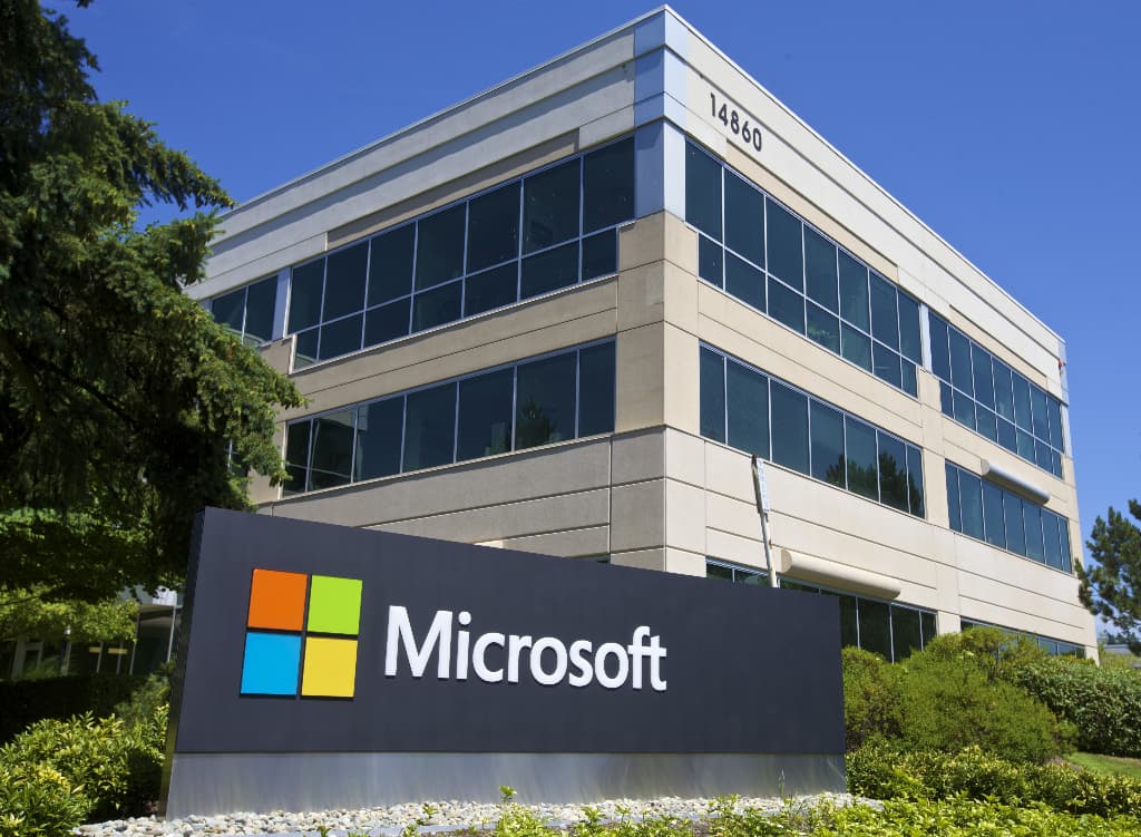 IT blogger: “Romanian, the second language at Microsoft” is a legend I launched