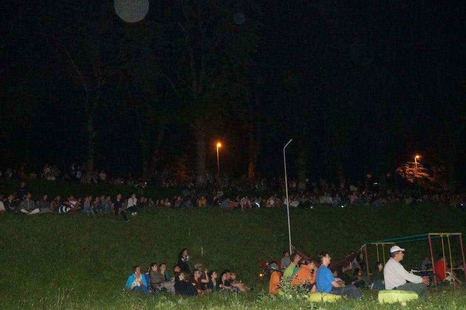 Bucharest festival holds open-air film screenings near city’s former cinemas