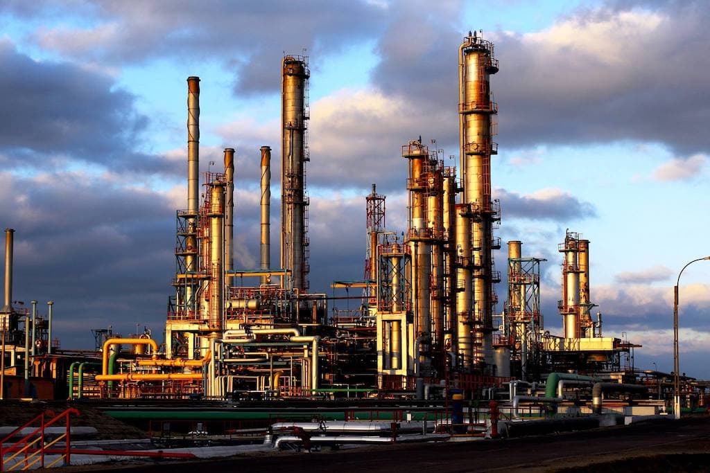 No victims after explosion at Romania’s largest oil refinery