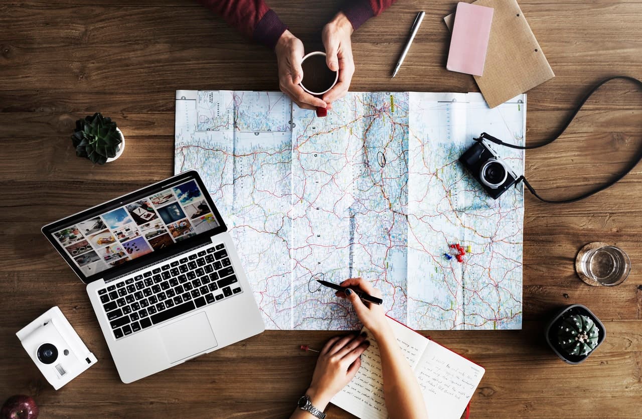 Romanian entrepreneurs launch online platform dedicated to thematic accommodation and experiences