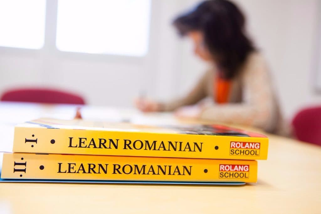 (P) ROLANG organizes a free class on Romanian language for foreigners