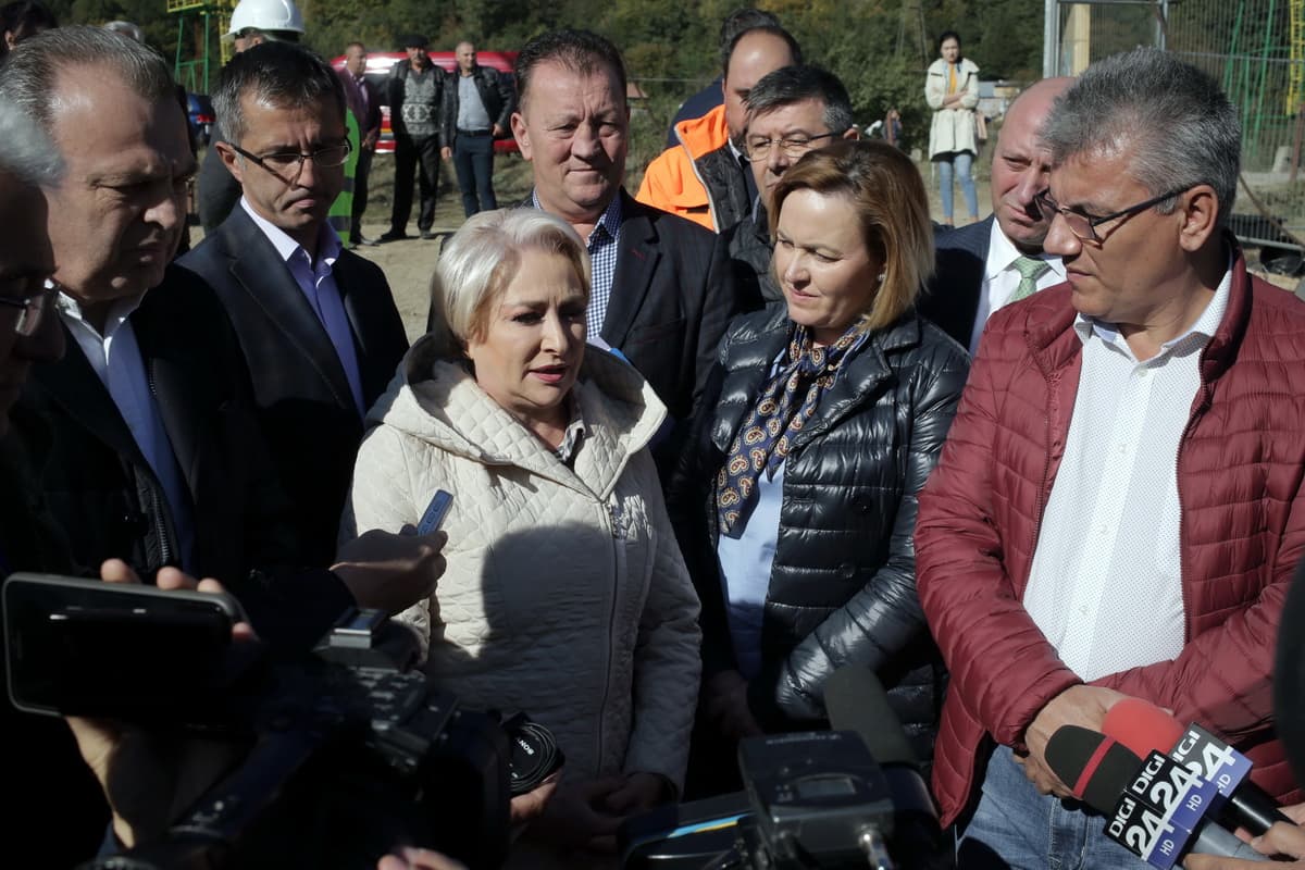Romanian PM’s helicopter lands in wrong village during visit in the country
