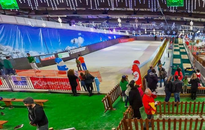 Winter fun in Bucharest: First indoor ski slope opens in Romania’s capital