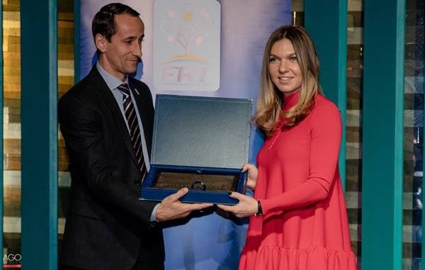 Simona Halep and Marius Copil named Romania’s best tennis players in 2018