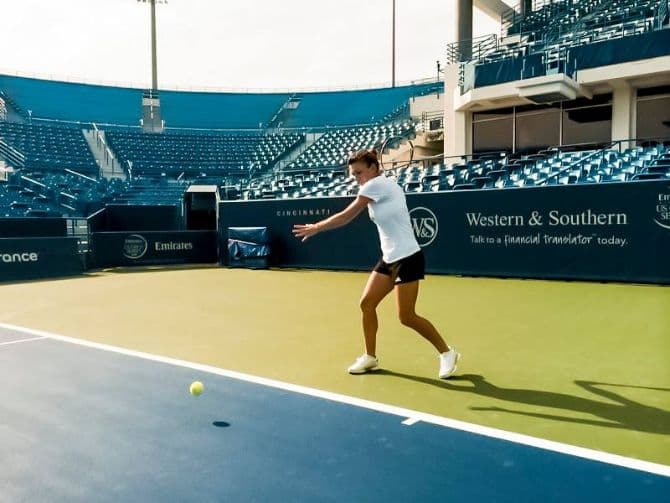 Romania’s new president Klaus Iohannis to play tennis match against champion Simona Halep