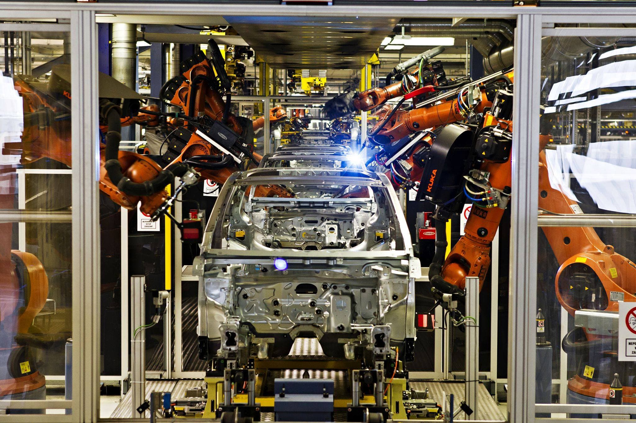 PwC Autofacts: Romanian auto market to growth in 2022, an exception in the region