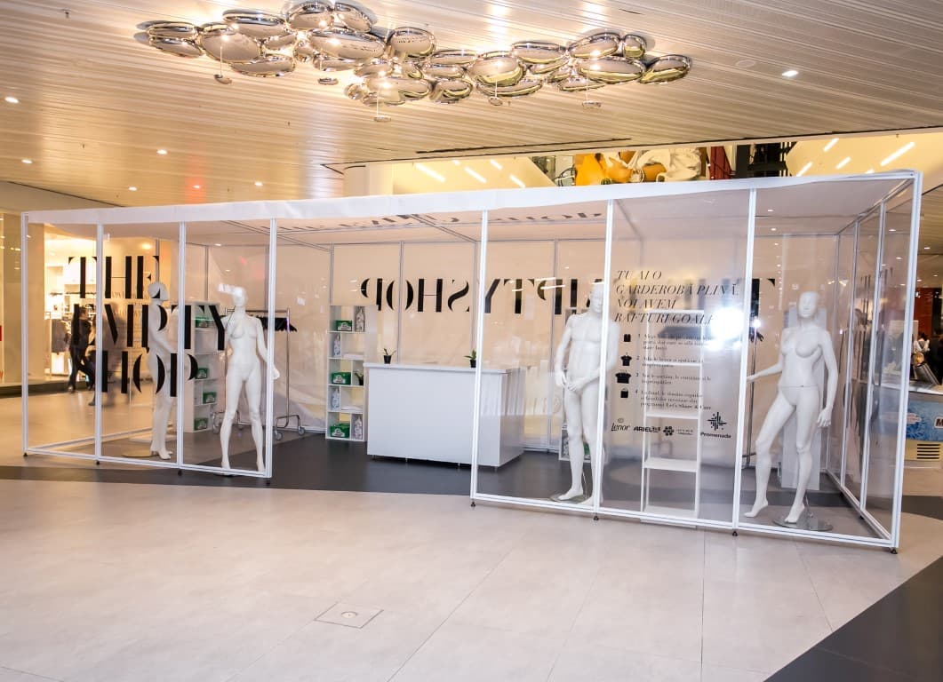 Romanians invited to donate clothes at the Empty Shop reopened in Bucharest mall