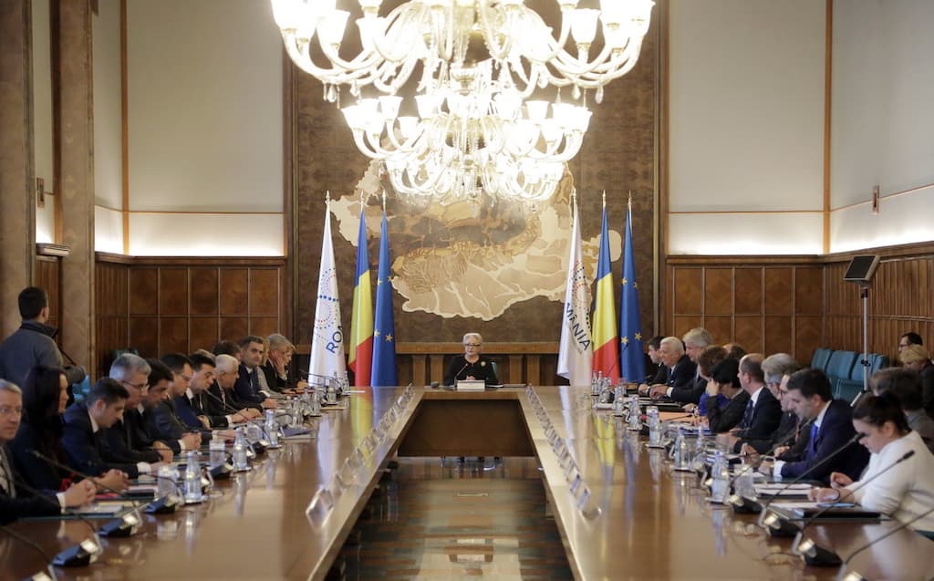 Media: Romania’s ruling party prepares new government reshuffle