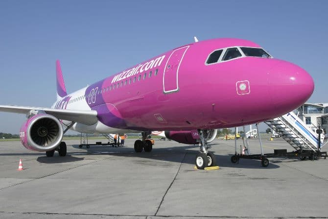 Hungarian low-cost airline Wizz Air lays off 19% of its employees, cuts pilots’ salaries due to COVID-19