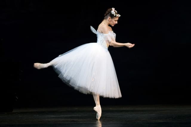 Royal Ballet star, Romania's Alina Cojocaru gives charity performance in London for local Hospices for Hope