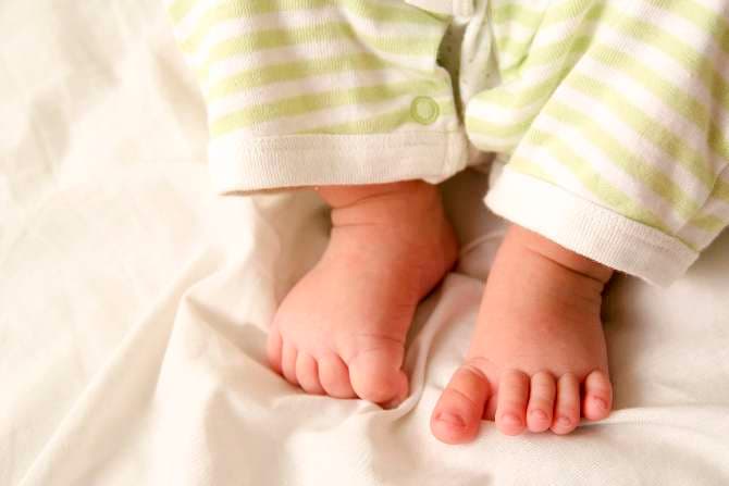 Monthly child raising allowance capped at EUR 1,800 in Romania
