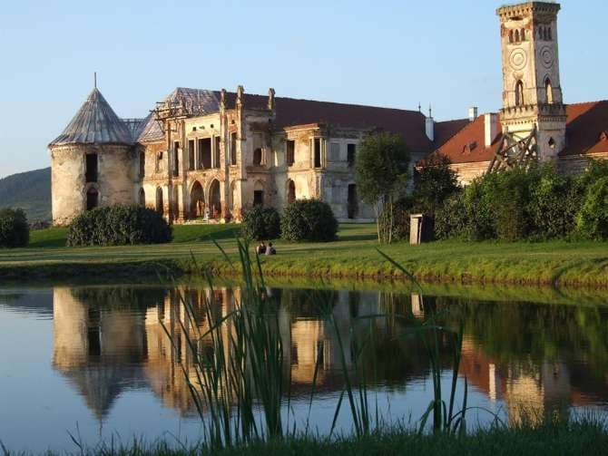 Festival in Romania: Electric Castle participants can contribute to Banffy Castle’s restoration