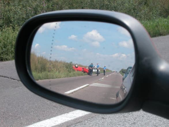 Glaze ice causes multiple car accidents on Romanian highway