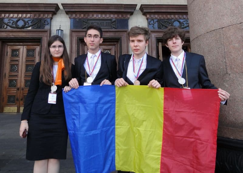 Romanian team brings silver and bronze medals from international chemistry competition in Moscow