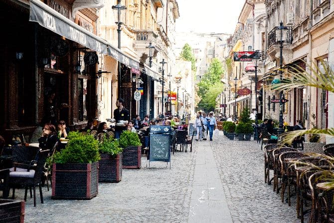 Bucharest joins European cities where volunteer Citinerary locals greet tourists