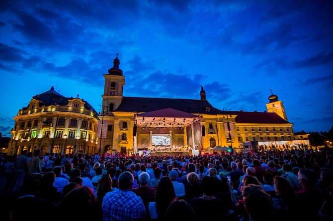 Weekend calendar: Full Moon Film Festival, Classics for Pleasure, movie openings