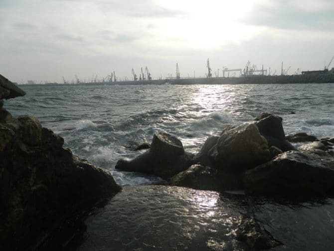 Turkish vessel sinks in Constanta Port