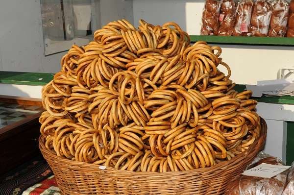 Bucharest city tales: Enjoy the Romanian street cuisine
