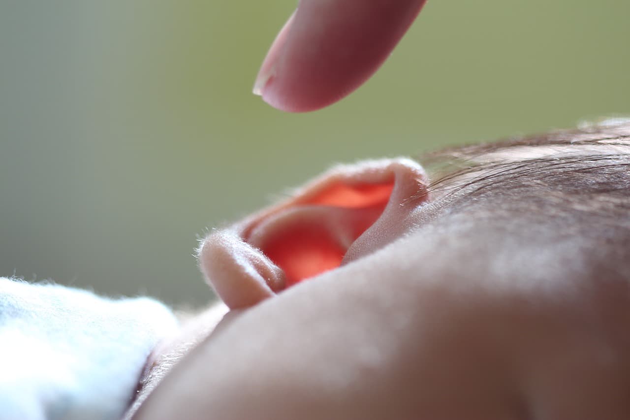 Public maternity hospitals in Romania to give newborns free hearing screening