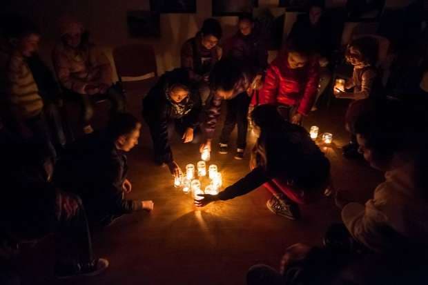 Romania readies for lights off hour again this year, within Earth Hour movement