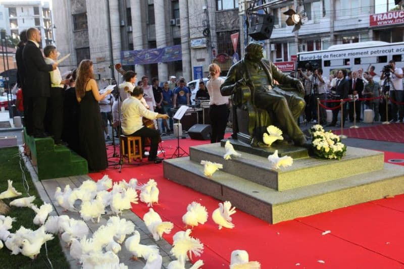 Statue of famous Romanian composer Enescu unveiled at start of classical music festival in Bucharest