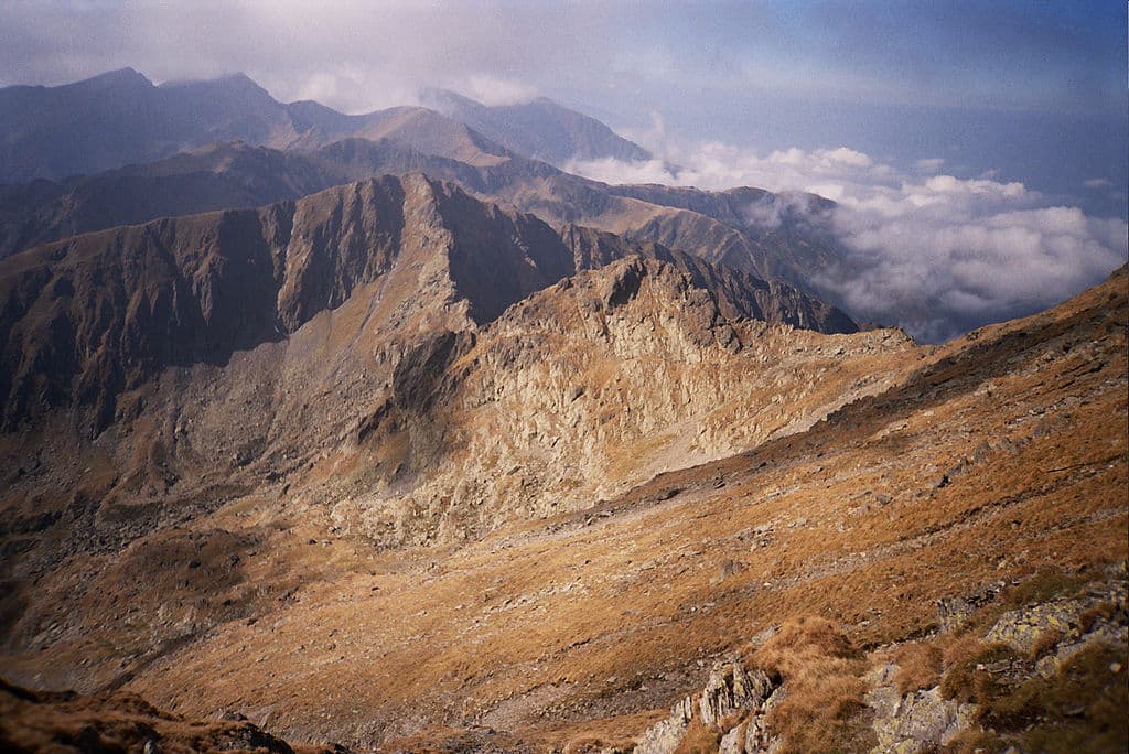 Romania plans EUR 1 bln program to encourage activities in the mountain area