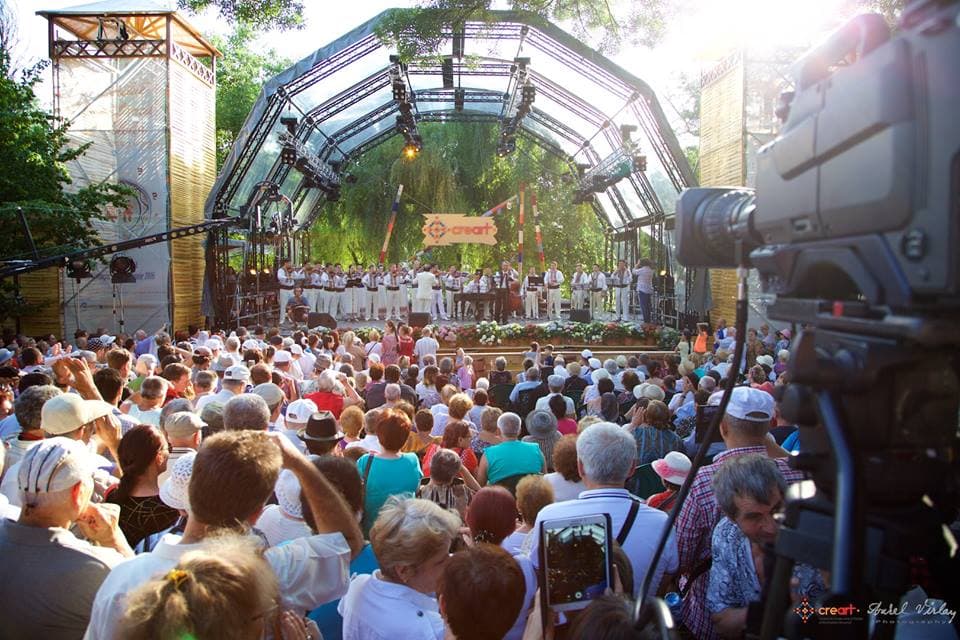 International Folklore Festival in Bucharest park this weekend