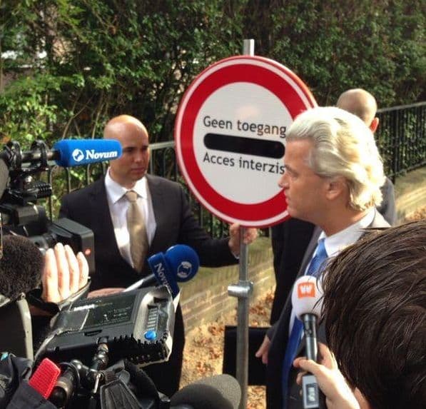 Dutch politician protests at Romanian Embassy in Hague against border opening for Romanian, Bulgarian workers