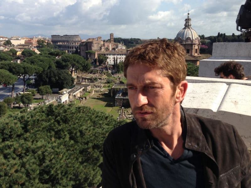 Hollywood actor Gerard Butler comes to Romania to visit girlfriend Madalina Ghenea, drives on Transfagarasan