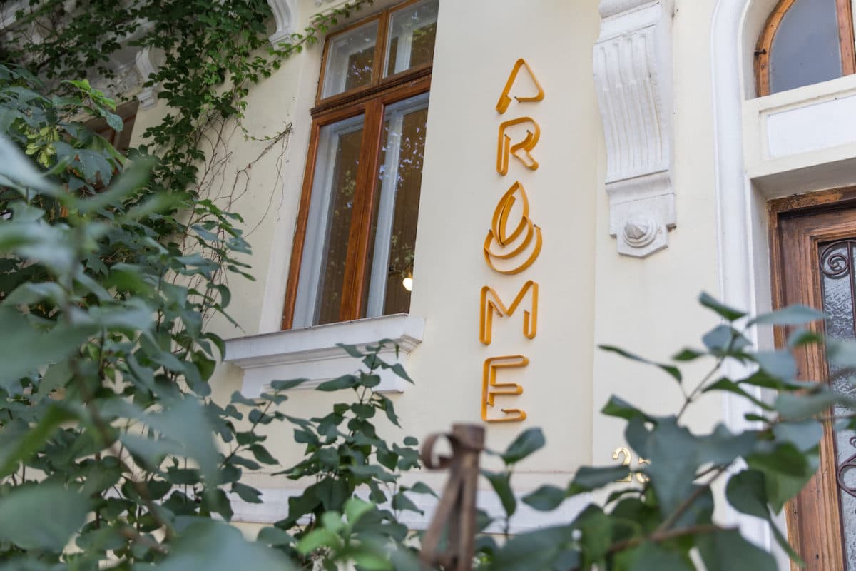 Bucharest bistro moves to new location