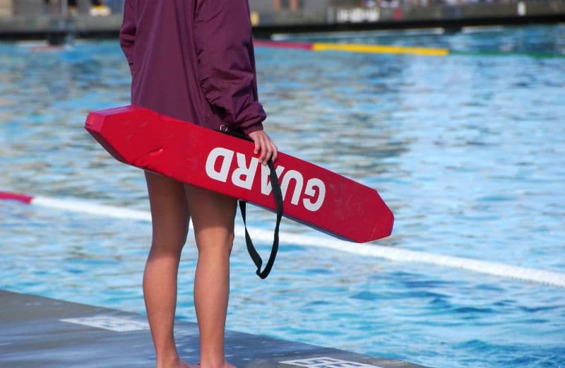 Romania's lifeguards go on strike after two months of work, but no pay in another bureaucracy episode