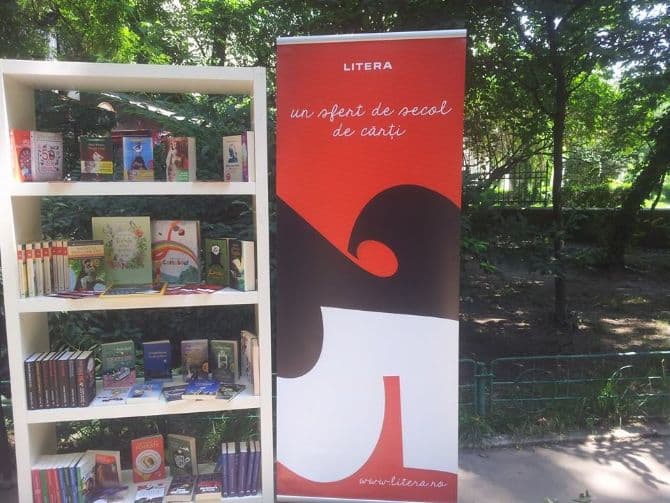 Romanian publishing house opens outdoor libraries in Bucharest parks