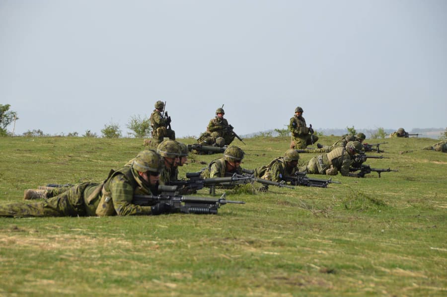 Bulgaria could send 400 troops for NATO brigade in Romania