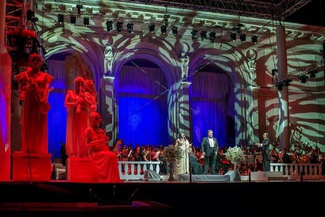 New Opera season kicks off in Bucharest in revamped building