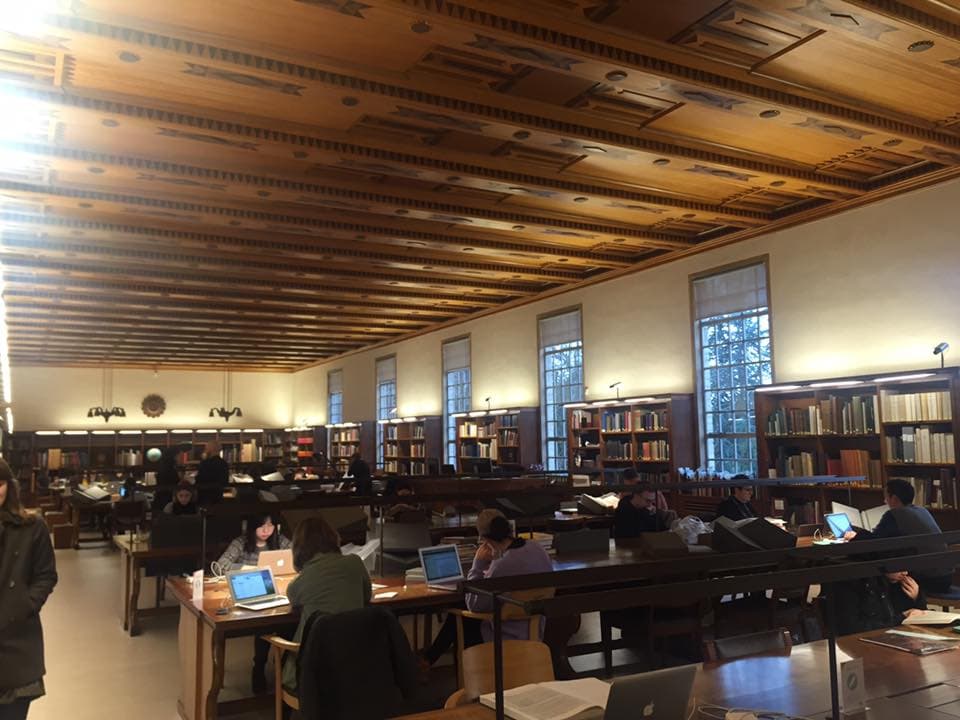 Romanian high-school students attend summer school at Oxford