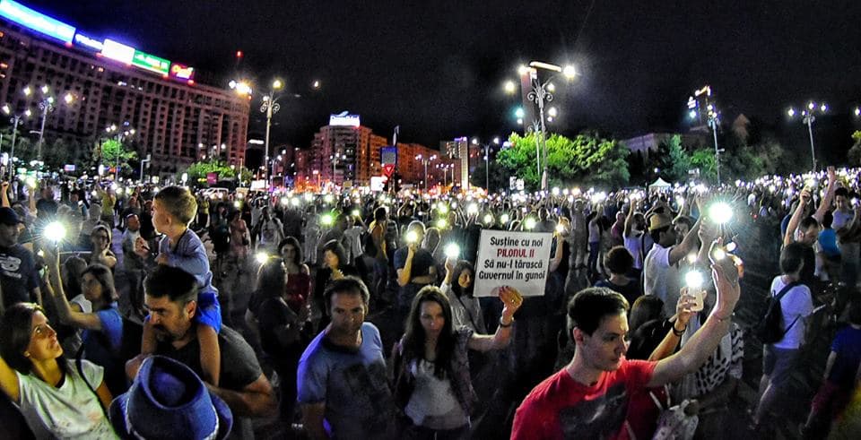 Romanians stage protests over planned Justice Laws changes