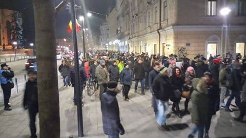 Romanians protest in Bucharest and Cluj, asking the Ombudsman’s resignation