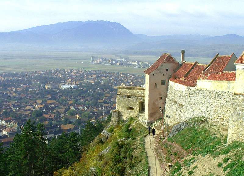 Festival at Romania’s Râşnov citadel brings historical movies, concerts and debates