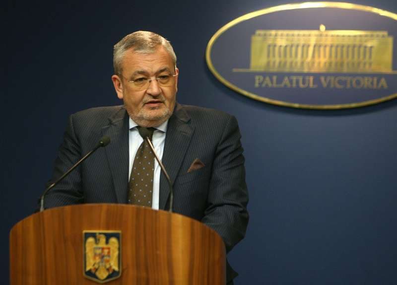 Romanian president greenlights bribery investigation against former FinMin