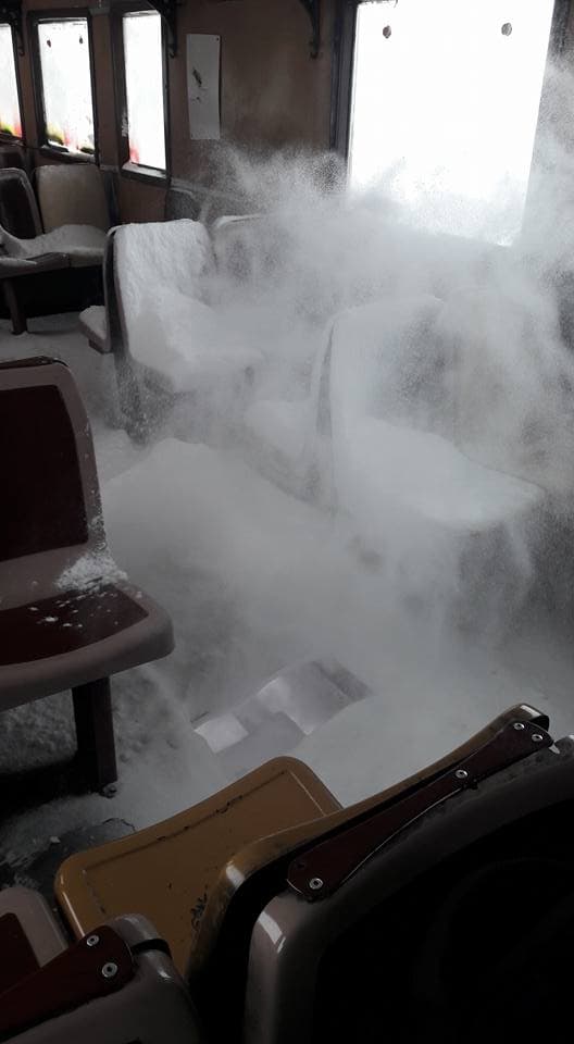 Train in Romania fills with snow after floor breaks, transport minister reacts