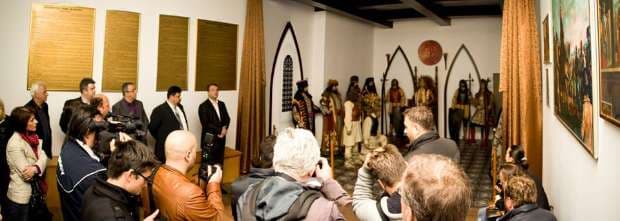 Romanian medieval king Stephen the Great’s “Throne Room” moved to Romanian mall during museum modernization work