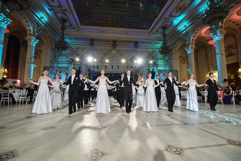 Weekend calendar: Viennese Ball, fairs, movie openings