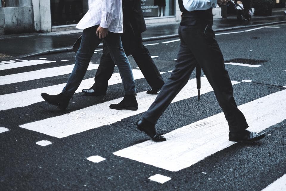Romanians walk less than the global average
