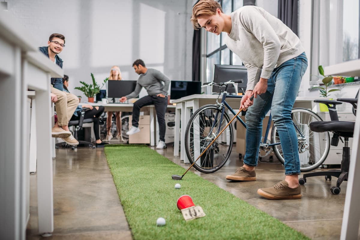 Workplace trends in Romania: mixing work & fun