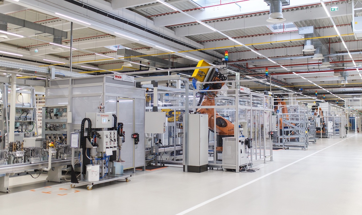 Daimler starts production of new gearbox model at factory in Romania