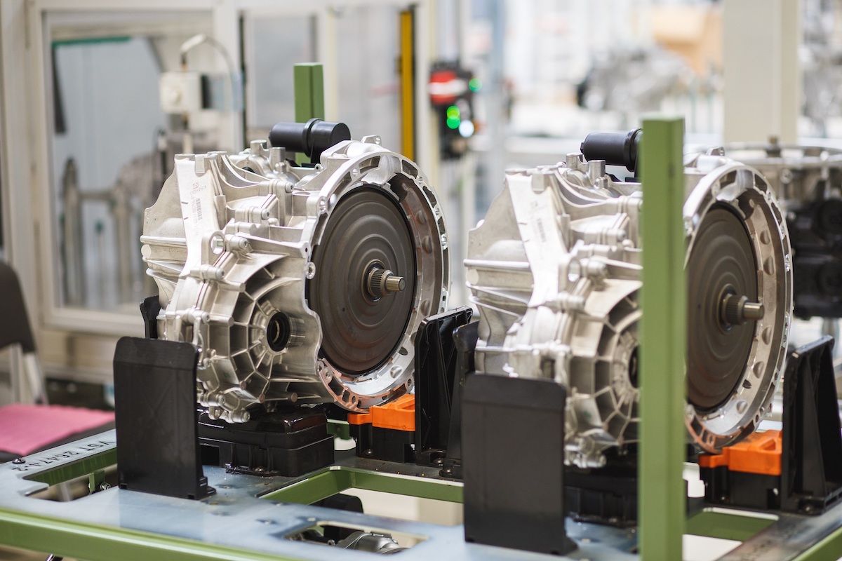 Daimler starts production of new gearbox model at factory in Romania
