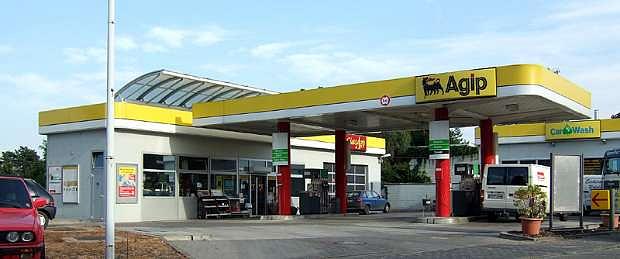 Hungarian MOL buys Eni’s filling stations in Romania, Czech Republic ...