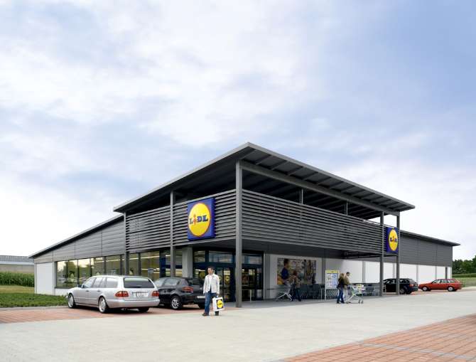 Lidl inaugurates first charging station for electric cars in Romania